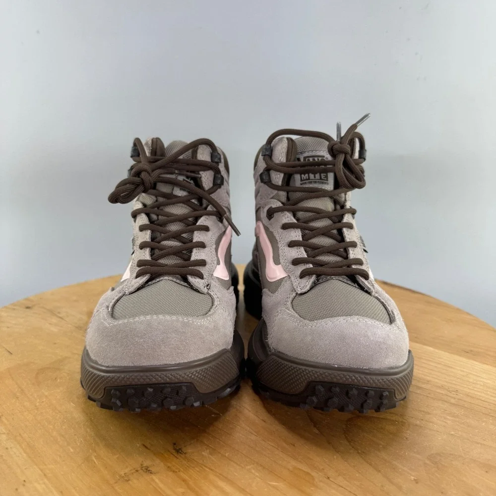 VANS MTE Crestline Womens Size 7 Boots Teak Brown Waterproof Outdoor Hiking NEW